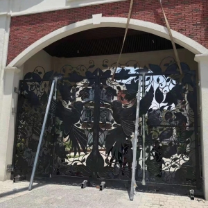铁艺大门铁艺庭院门的工艺是什么？从下料到出厂的8道工序全解析