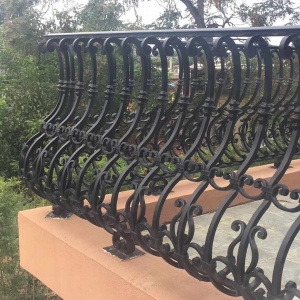 上海墅传铁艺大门铁艺栏杆款式3
